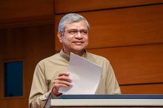 सरकार अगले महीने एआई संबंधी नियमों पर जारी करेगी परामर्श पत्र, डीपफेक खतरे पर फोकस: अश्विनी वैष्णव