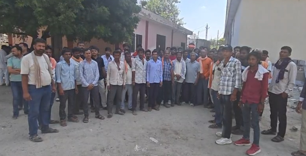 झोलाछाप के गलत इंजेक्शन ने छीनी सूरज की जिंदगी, मोर्चरी पर प्रदर्शन